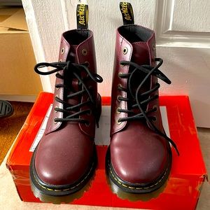 Doc marten luana cherry red in the 1460 style